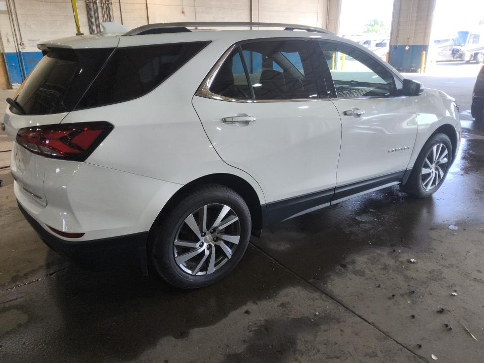 Photo 3 from auction – 2022 CHEVROLET EQUINOX with VIN 2GNAXXEV8N6112290