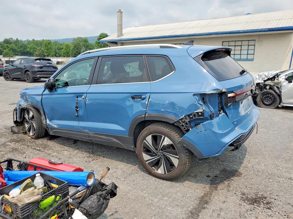 Снимка 2 от търг – 2025 VOLKSWAGEN TAOS с VIN 3VVUC7B22SM041196