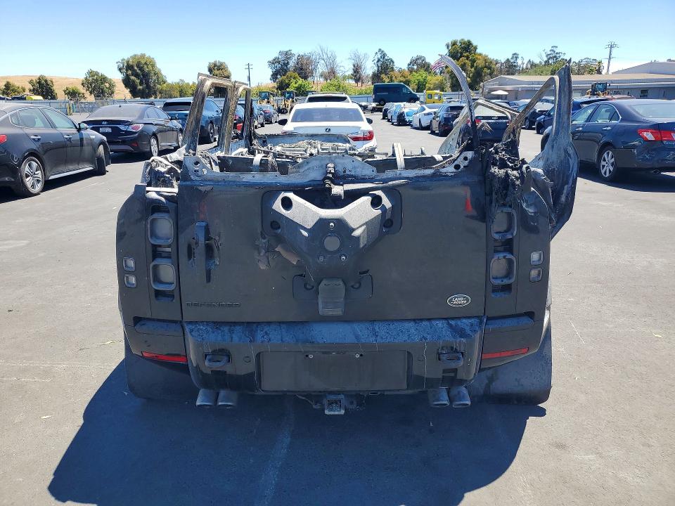 Photo 6 from auction – 2023 LAND ROVER DEFENDER with VIN SALEWEEE7P2198718