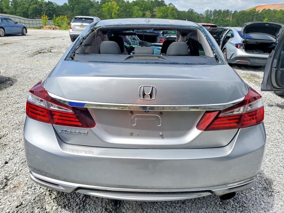 Photo 6 from auction – 2017 HONDA ACCORD with VIN 1HGCR2F86HA130433
