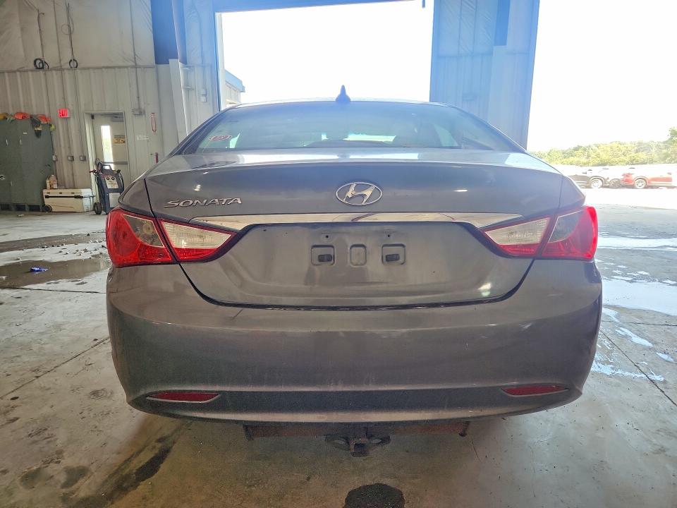 Photo 6 from auction – 2011 HYUNDAI SONATA with VIN 5NPEB4AC9BH251346