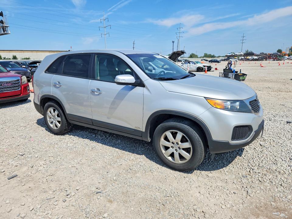 Photo 4 from auction – 2013 KIA SORENTO with VIN 5XYKTDA64DG355991