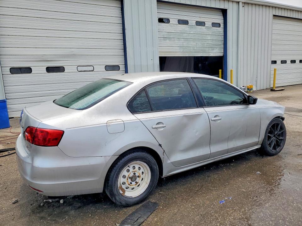 Photo 3 from auction – 2012 VOLKSWAGEN JETTA with VIN 3VW2K7AJ2CM335424