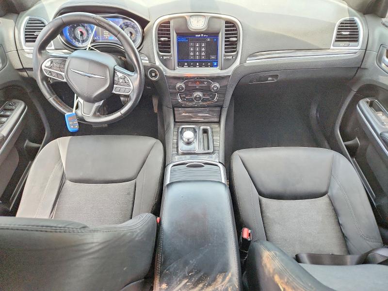 Photo 8 from auction – 2019 CHRYSLER 300 with VIN 2C3CCAAG4KH700936