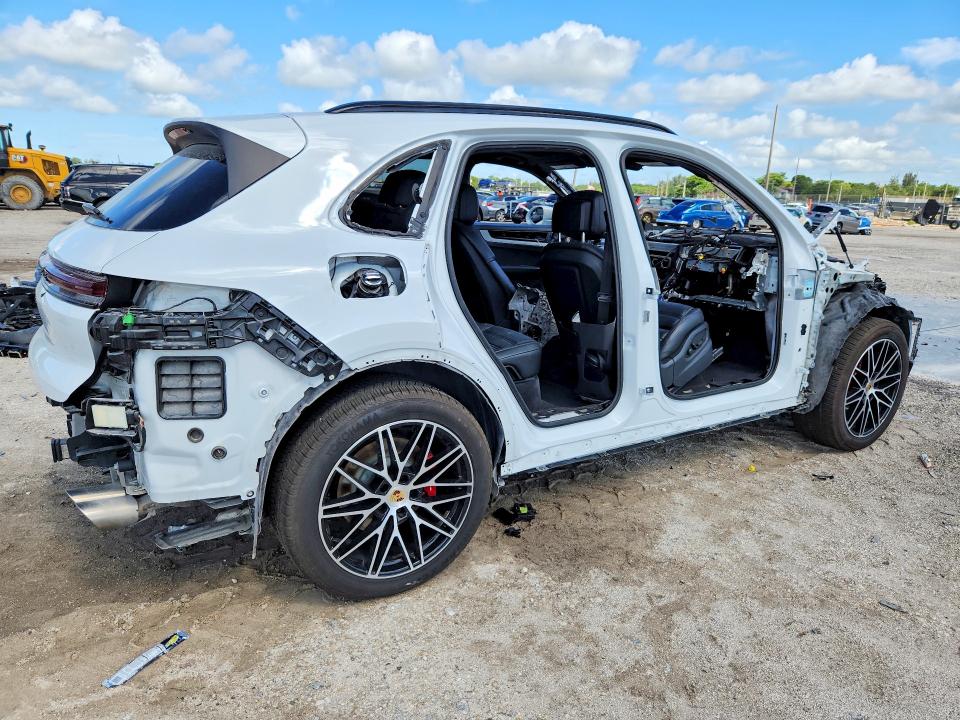 Photo 3 from auction – 2024 PORSCHE CAYENNE with VIN WP1AL2AYXRDA33796
