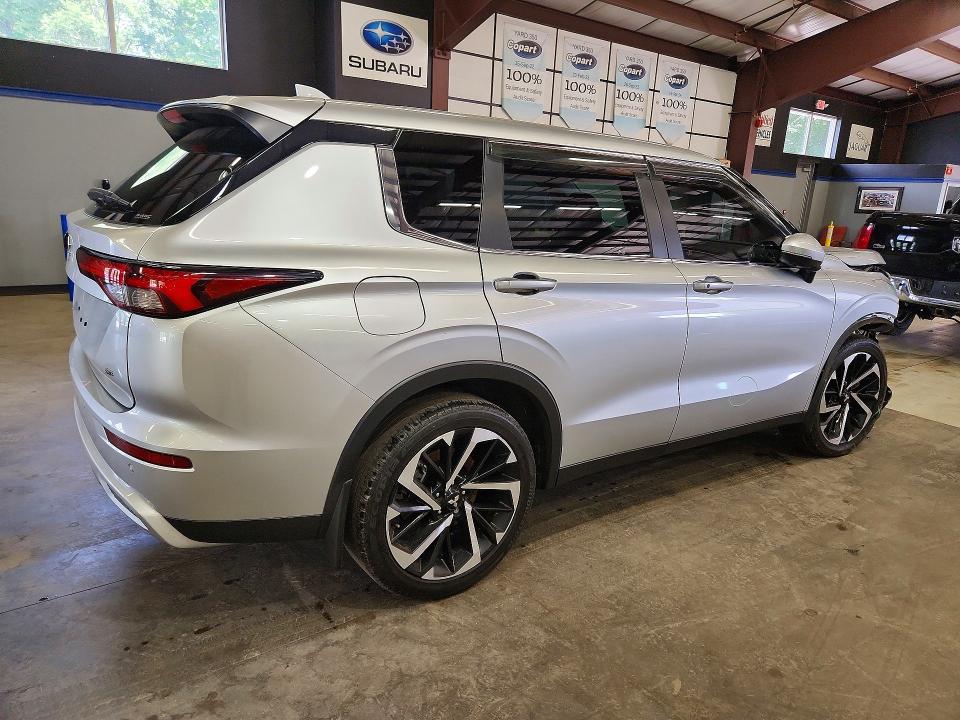 Photo 3 from auction – 2023 MITSUBISHI OUTLANDER with VIN JA4J4UA81PZ048451