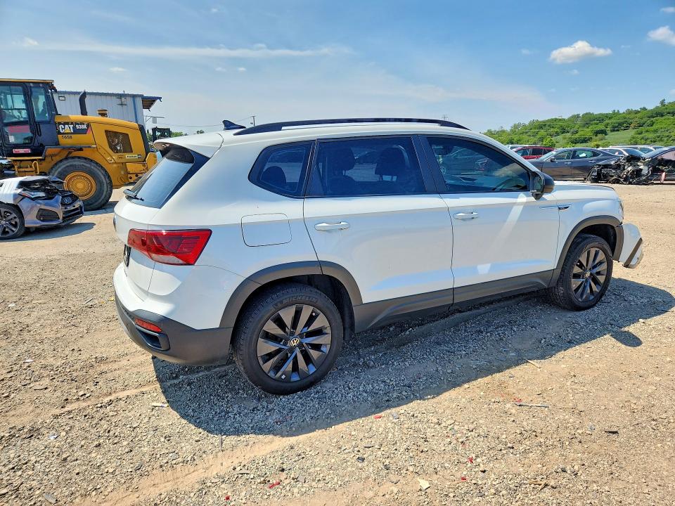 Photo 3 from auction – 2023 VOLKSWAGEN TAOS with VIN 3VVDX7B22PM323155
