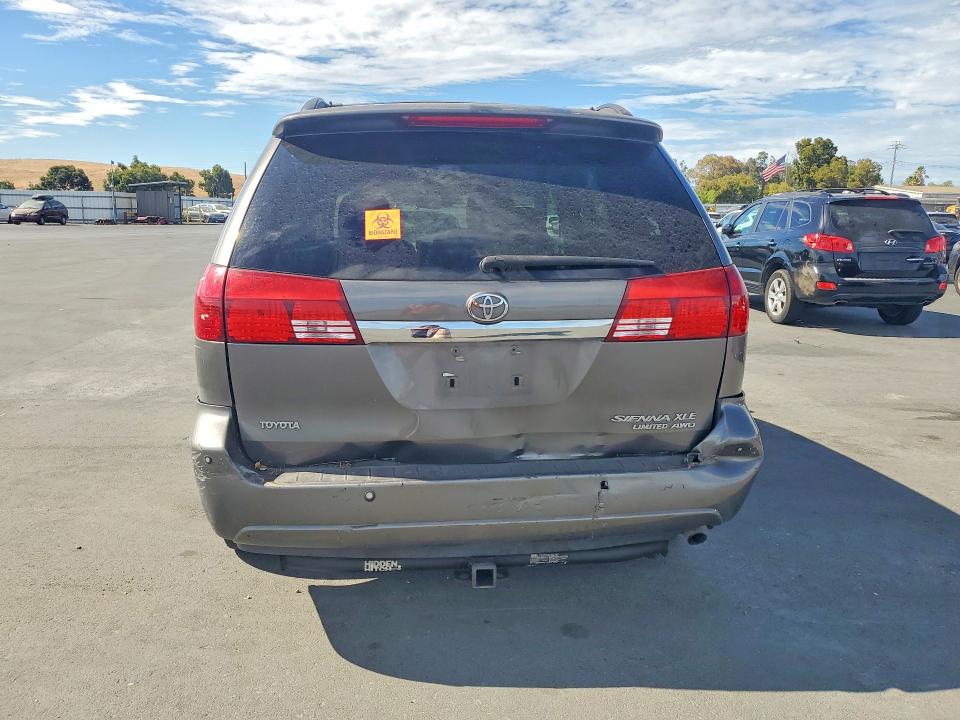 Photo 6 from auction – 2004 TOYOTA SIENNA with VIN 5TDBA22C44S017198