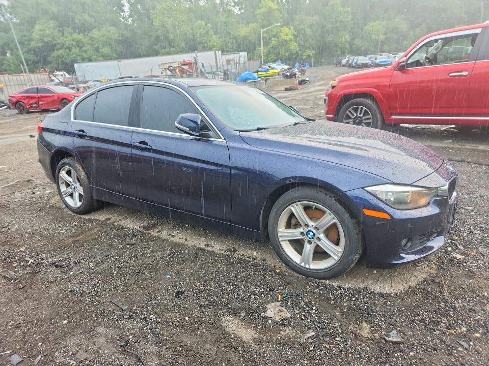 Photo 4 from auction – 2015 BMW 328 with VIN WBA3B5G53FNS14902