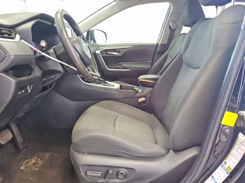 Photo 7 from auction – 2021 TOYOTA RAV4 with VIN 2T3P1RFV1MW216623
