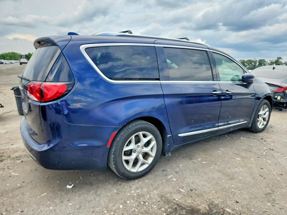 Photo 3 from auction – 2018 CHRYSLER PACIFICA with VIN 2C4RC1BG4JR188365