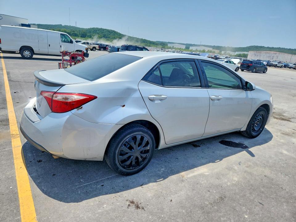 Photo 3 from auction – 2017 TOYOTA COROLLA with VIN 5YFBURHE5HP607918
