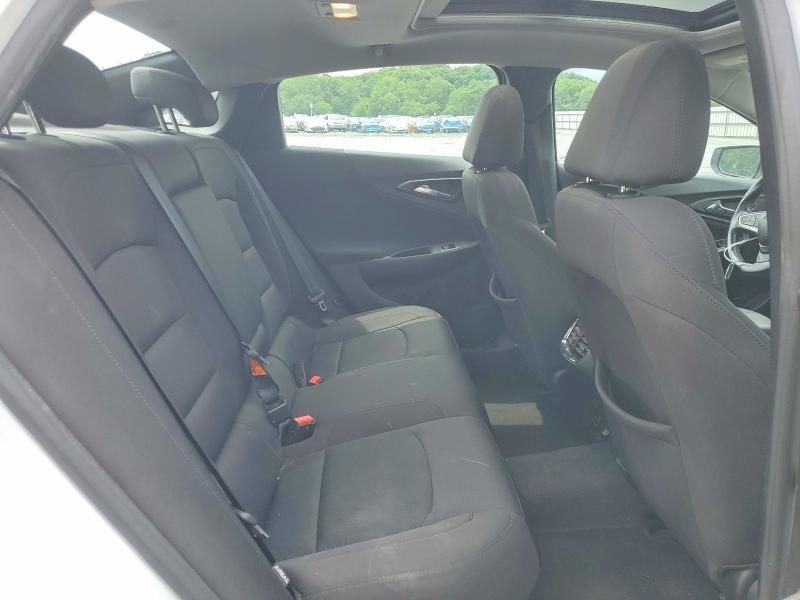 Photo 10 from auction – 2018 CHEVROLET MALIBU with VIN 1G1ZD5ST1JF154756