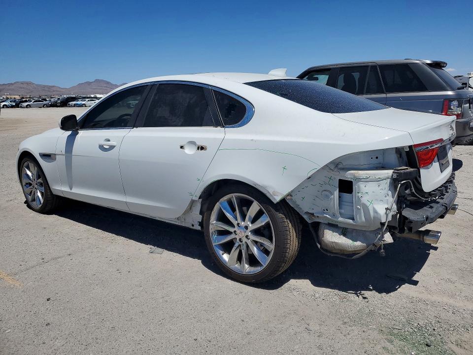 Photo 2 from auction – 2017 JAGUAR XF with VIN SAJBE4BV5HCY30396