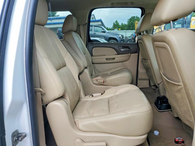 Photo 11 from auction – 2011 GMC YUKON XL with VIN 1GKS2KE33BR297172