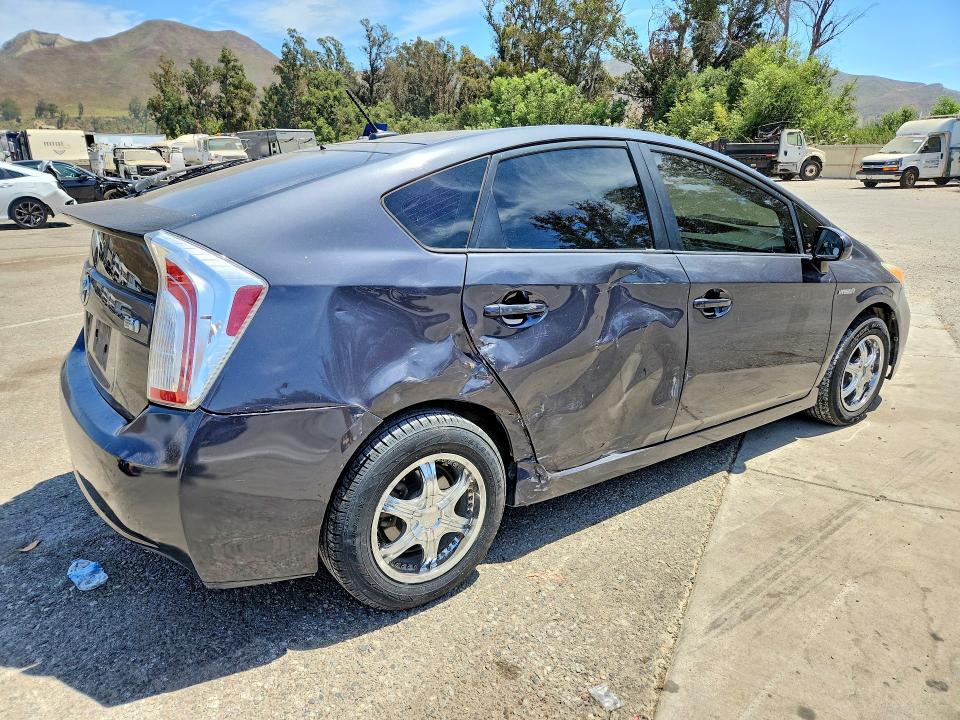 Photo 3 from auction – 2012 TOYOTA PRIUS with VIN JTDKN3DU3C1517557