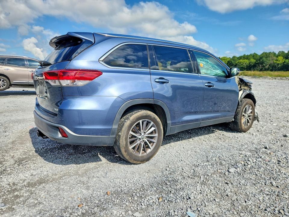 Photo 3 from auction – 2019 TOYOTA HIGHLANDER with VIN 5TDKZRFH3KS291433