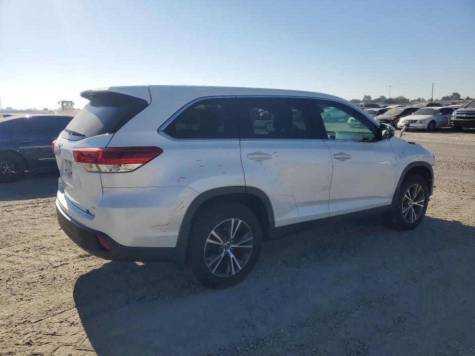 Photo 3 from auction – 2019 TOYOTA HIGHLANDER with VIN 5TDBZRFH4KS981207