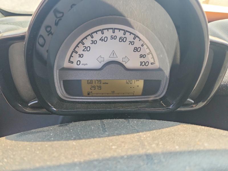 Photo 9 from auction – 2010 SMART FORTWO with VIN WMEEJ3BA4AK358154