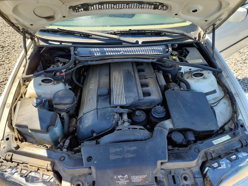 Photo 11 from auction – 2002 BMW 325 with VIN WBAEP33472PF00748