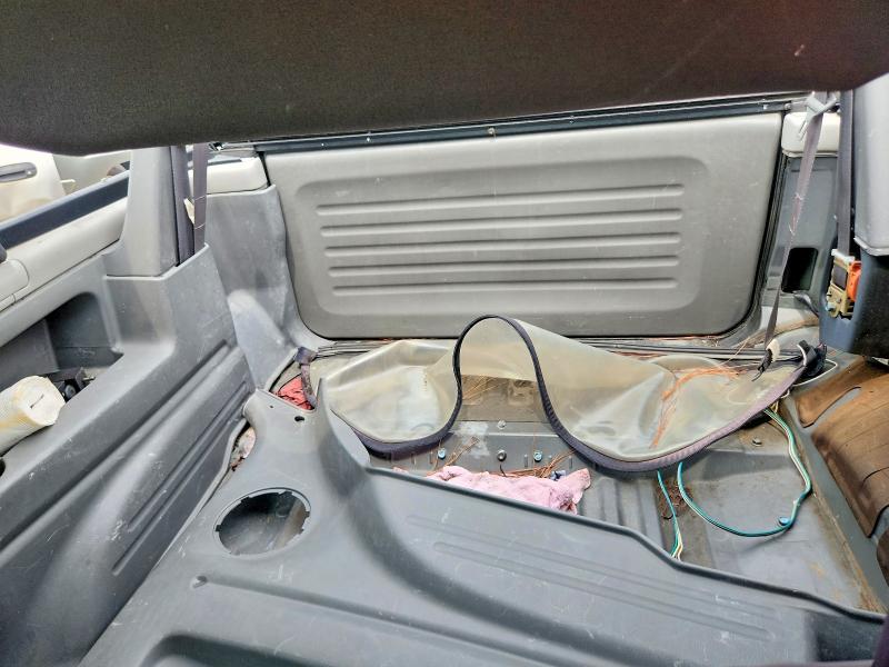 Photo 10 from auction – 1999 CHEVROLET TRACKER with VIN 2CNBE1867X6929902