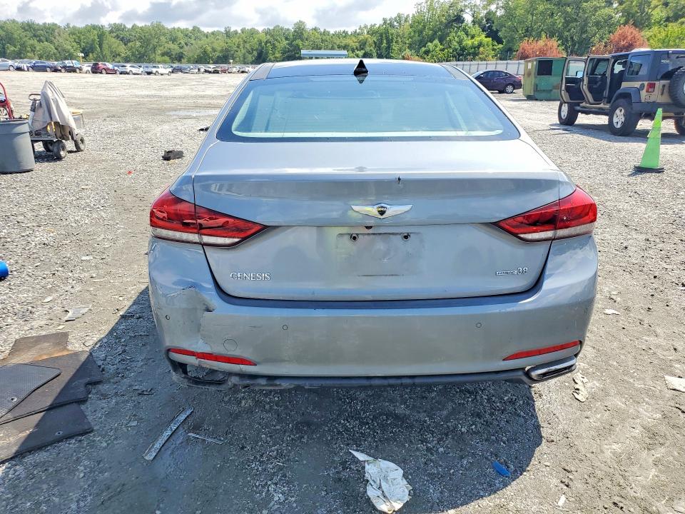 Photo 6 from auction – 2015 HYUNDAI GENESIS with VIN KMHGN4JE3FU032939