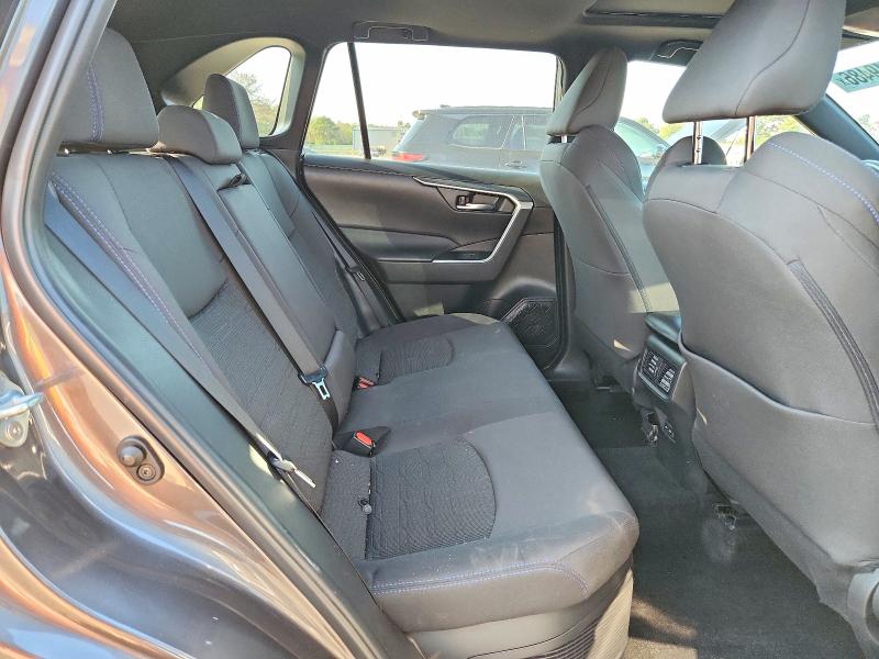Photo 11 from auction – 2022 TOYOTA RAV4 with VIN 4T3T6RFV6NU088056