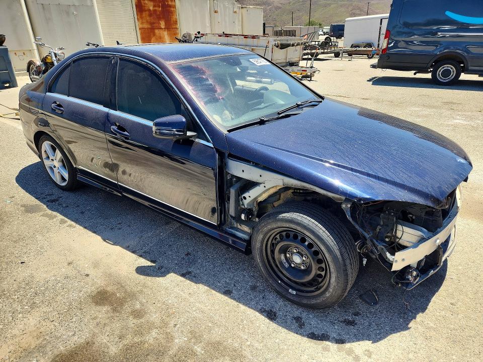 Photo 4 from auction – 2010 MERCEDES-BENZ C with VIN WDDGF5EB8AR092532