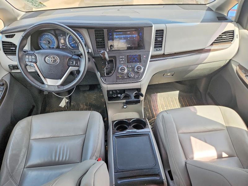 Photo 8 from auction – 2017 TOYOTA SIENNA with VIN 5TDYZ3DC4HS831301