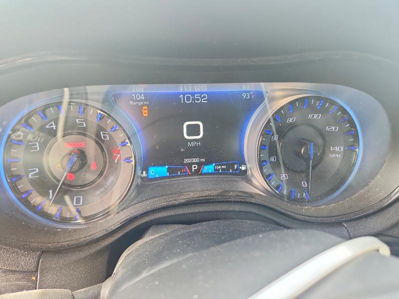 Фото 9 с аукциона – 2018 CHRYSLER 300 с VIN 2C3CCABG7JH240457