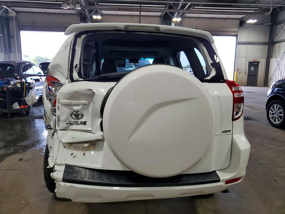 Photo 6 from auction – 2011 TOYOTA RAV4 with VIN JTMBF4DV3B5041832