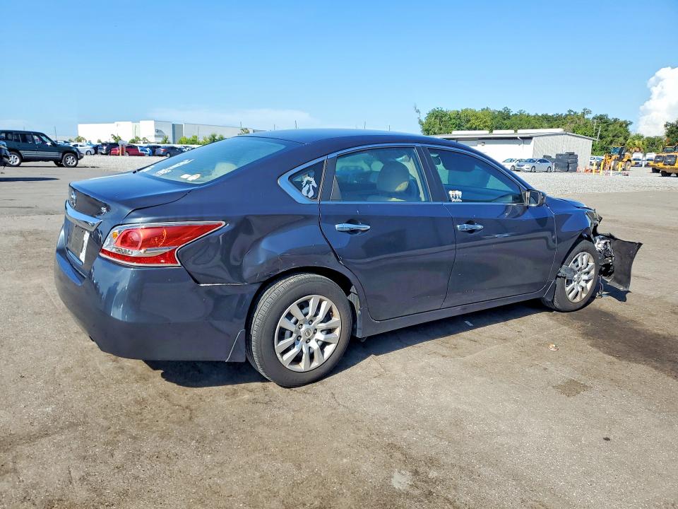 Photo 3 from auction – 2015 NISSAN ALTIMA with VIN 1N4AL3AP4FC140705