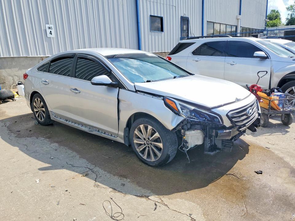 Photo 4 from auction – 2015 HYUNDAI SONATA with VIN 5NPE34AF6FH178918