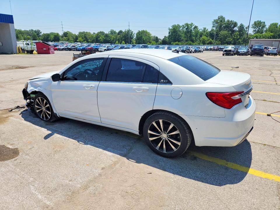 Photo 2 from auction – 2013 CHRYSLER 200 with VIN 1C3CCBBB0DN600660