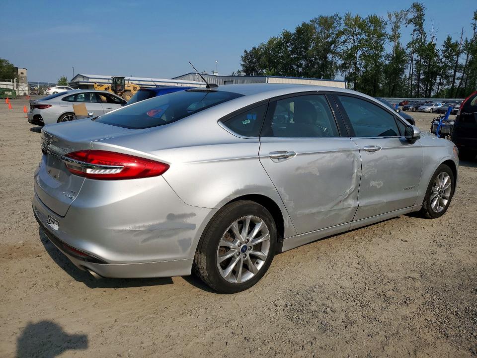 Photo 3 from auction – 2017 FORD FUSION with VIN 3FA6P0LU3HR326994