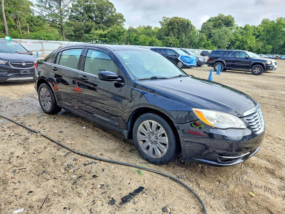 Photo 4 from auction – 2012 CHRYSLER 200 with VIN 1C3CCBAB9CN167047