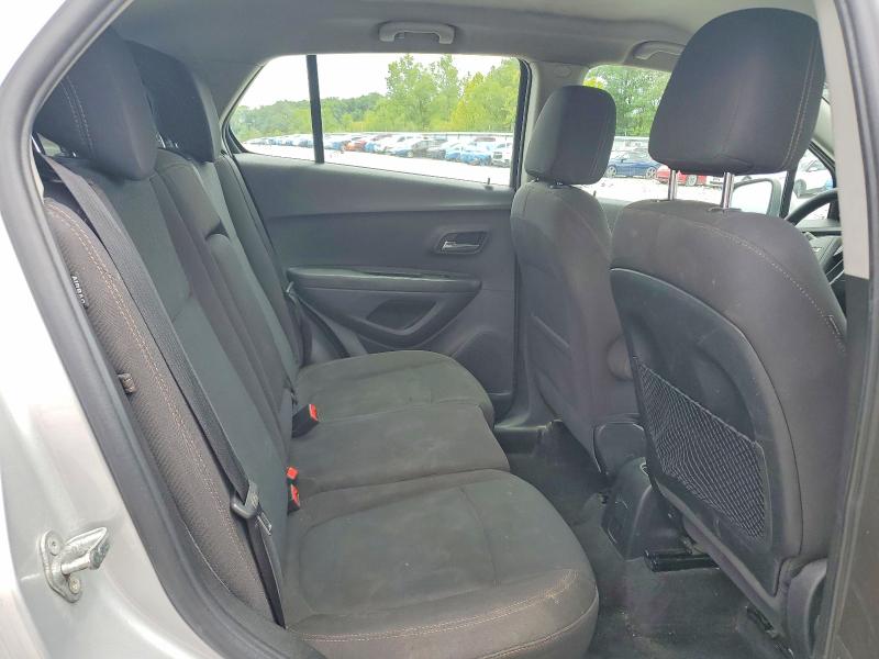 Photo 10 from auction – 2017 CHEVROLET TRAX with VIN 3GNCJNSB9HL270906