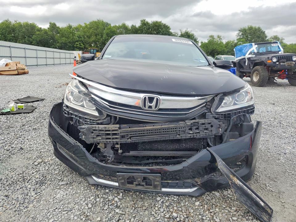 Photo 5 from auction – 2016 HONDA ACCORD with VIN 1HGCR2F70GA172327