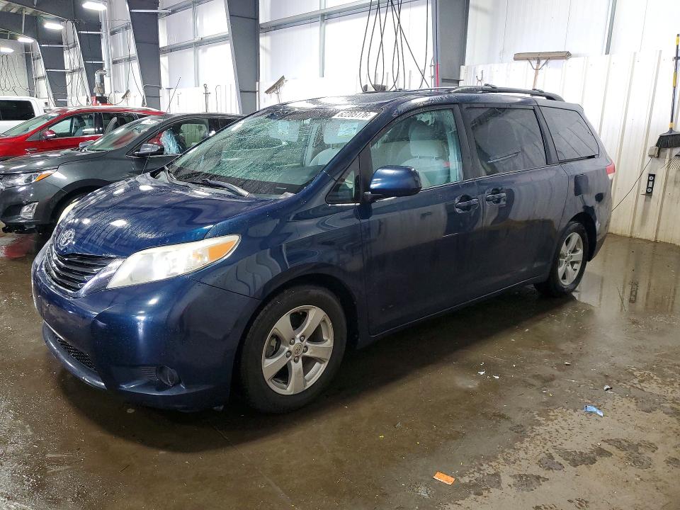 2012 TOYOTA SIENNA - Търг №62205176