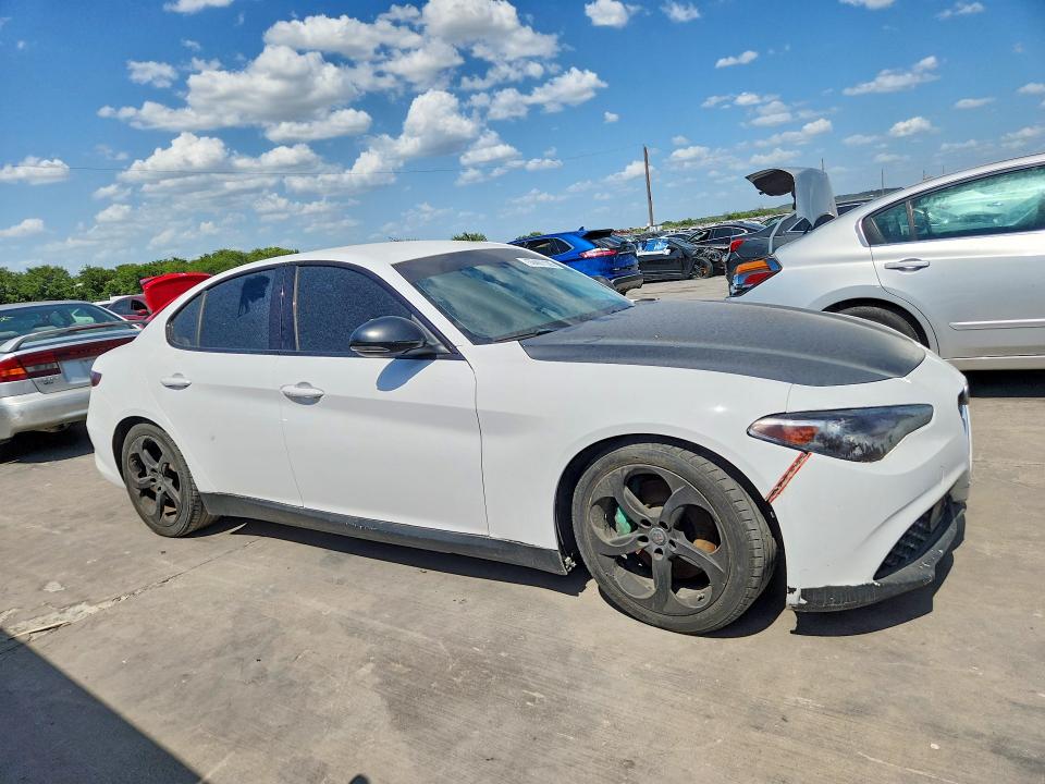 Foto 4 de la subasta – 2018 ALFA ROMEO GIULIA con VIN ZARFAEBN8J7566032