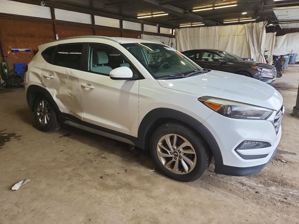 Photo 4 from auction – 2018 HYUNDAI TUCSON with VIN KM8J33A44JU613355