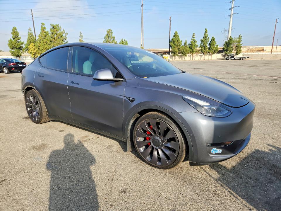 Photo 4 from auction – 2021 TESLA MODEL Y with VIN 5YJYGDEF6MF146445