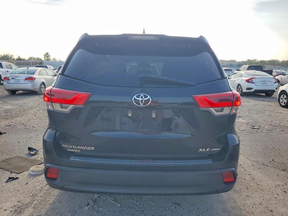 صورة رقم 6 من المزاد - 2017 TOYOTA HIGHLANDER مع VIN 5TDJZRFH0HS522485