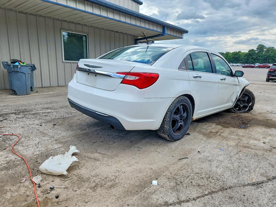 Photo 3 from auction – 2012 CHRYSLER 200 with VIN 1C3CCBCB7CN307383