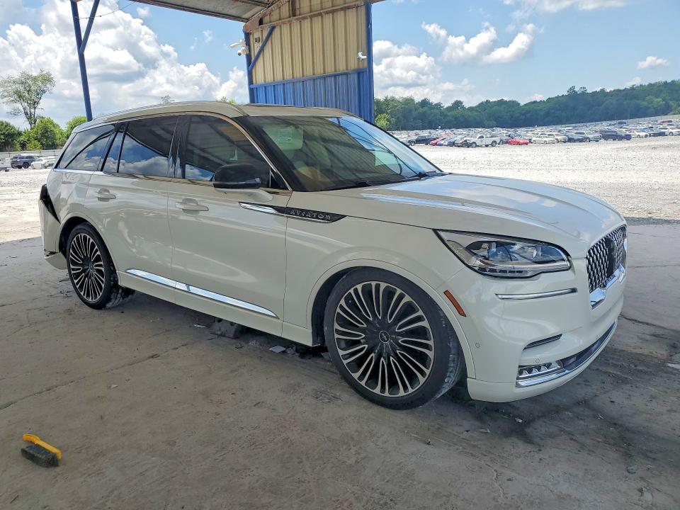 Photo 4 from auction – 2023 LINCOLN AVIATOR with VIN 5LM5J9XC4PGL23176