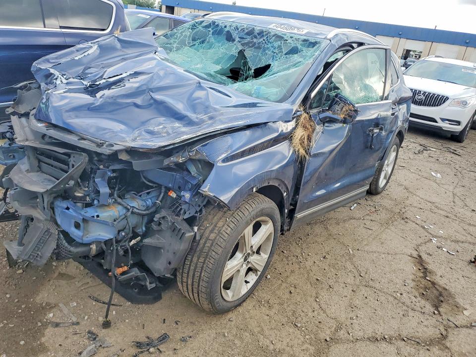 LINCOLN MKC 2016 with VIN 5LMCJ1D93GUJ18872 - Photo from auction