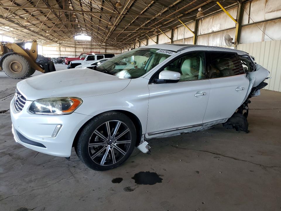 VOLVO XC60 2015 with VIN YV440MDKXF2758975 - Photo from auction