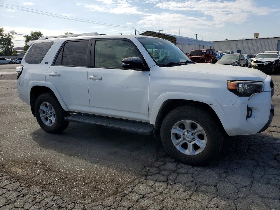 Photo 4 from auction – 2018 TOYOTA 4RUNNER with VIN JTEBU5JRXJ5533111