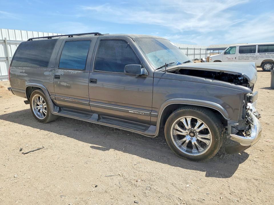 Photo 4 from auction – 1992 GMC SUBURBAN with VIN 1GKEC16K2NJ728713