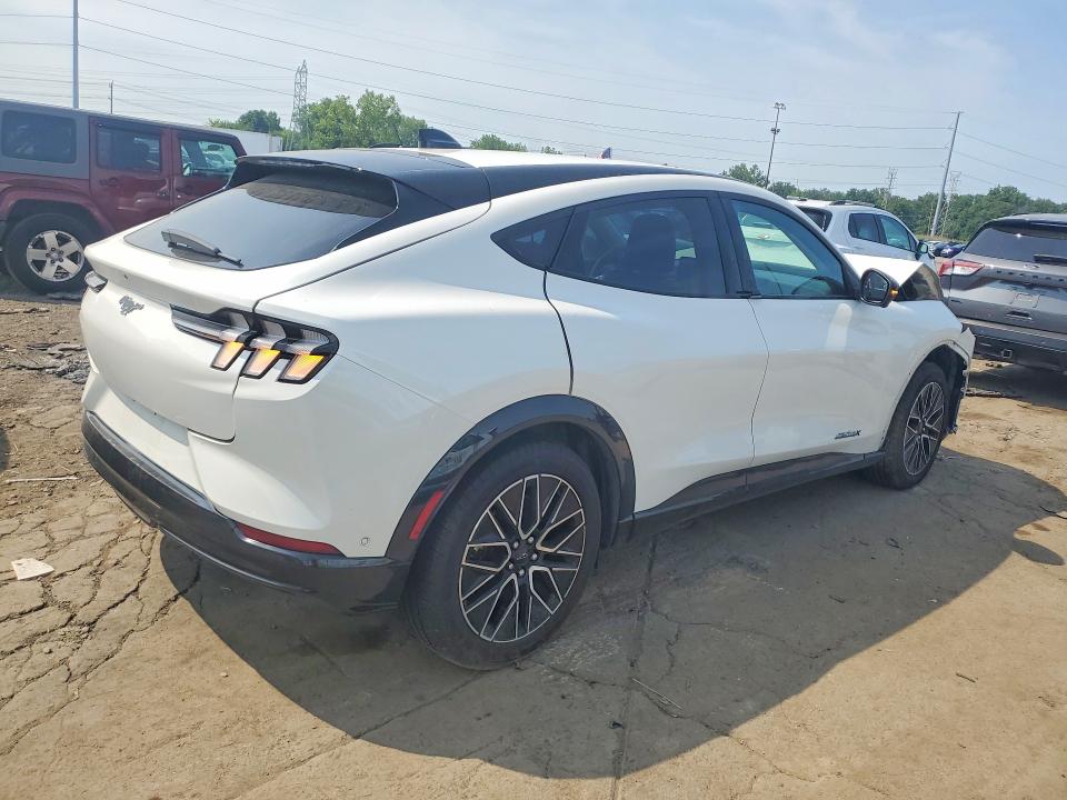 Photo 3 from auction – 2024 FORD MUSTANG MACH-E with VIN 3FMTK3SU5RMA36572